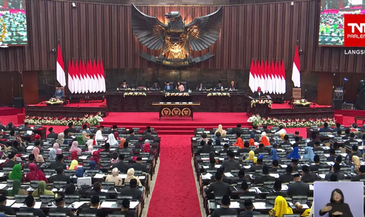 Tangkapan layar acara pelantikan DPR RI periode 22024-2029 yang disiarkan langsung dari Youtube DPR RI.