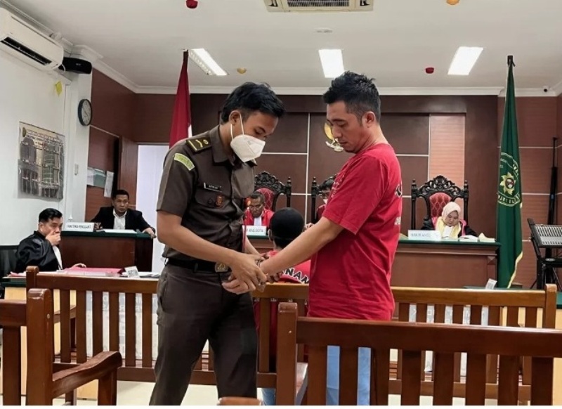 DUNIANYA: Zulkifly alias Joy warga Tanjungbalai Karimun didakwa hukuman dalam sidang dakwaan di PN Batam, Senin (1/10)