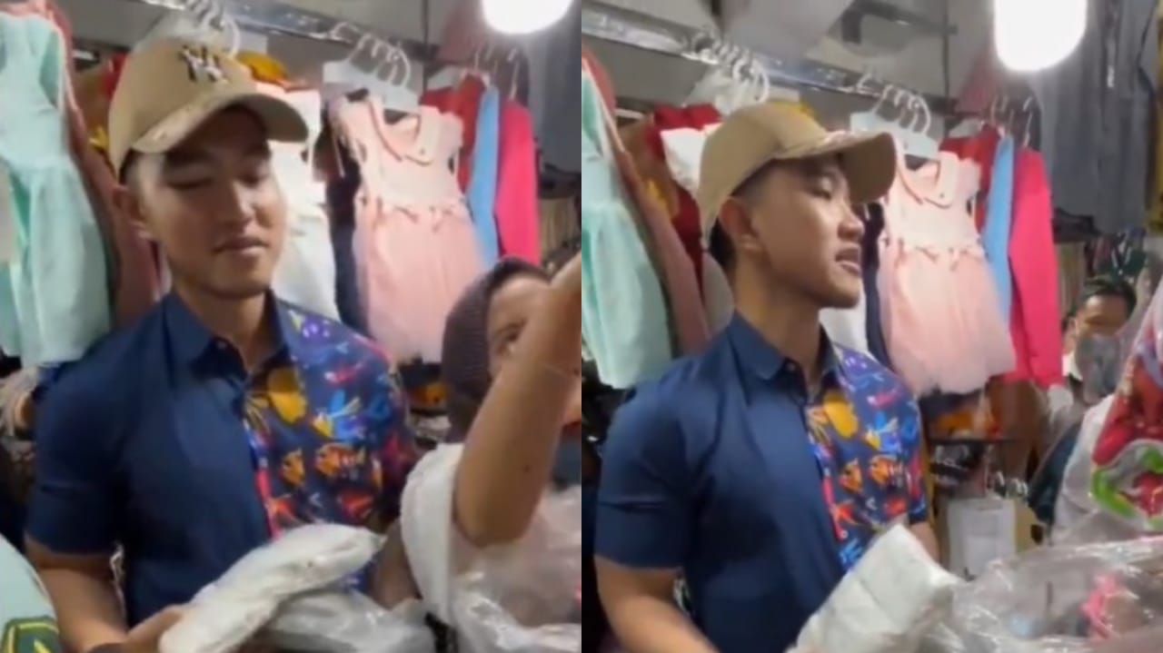 Kaesang Pangarep membeli beberapa baju bayi di Pasar Panorama, Lembang, Kabupaten Bandung Barat.