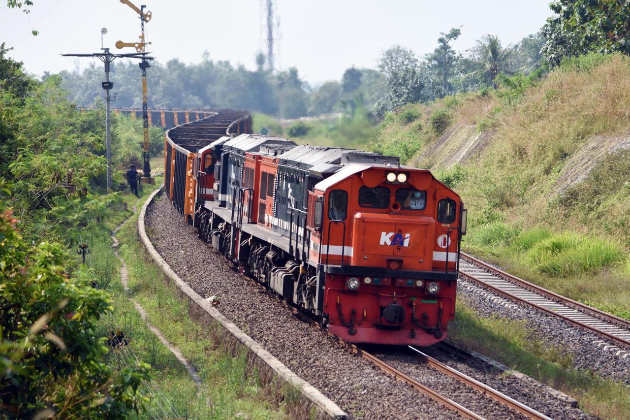 KINERJA POSITIF: Selama Januari hingga September tahun ini, PT KAI sudah mengangkut 50.987.328 ton barang.