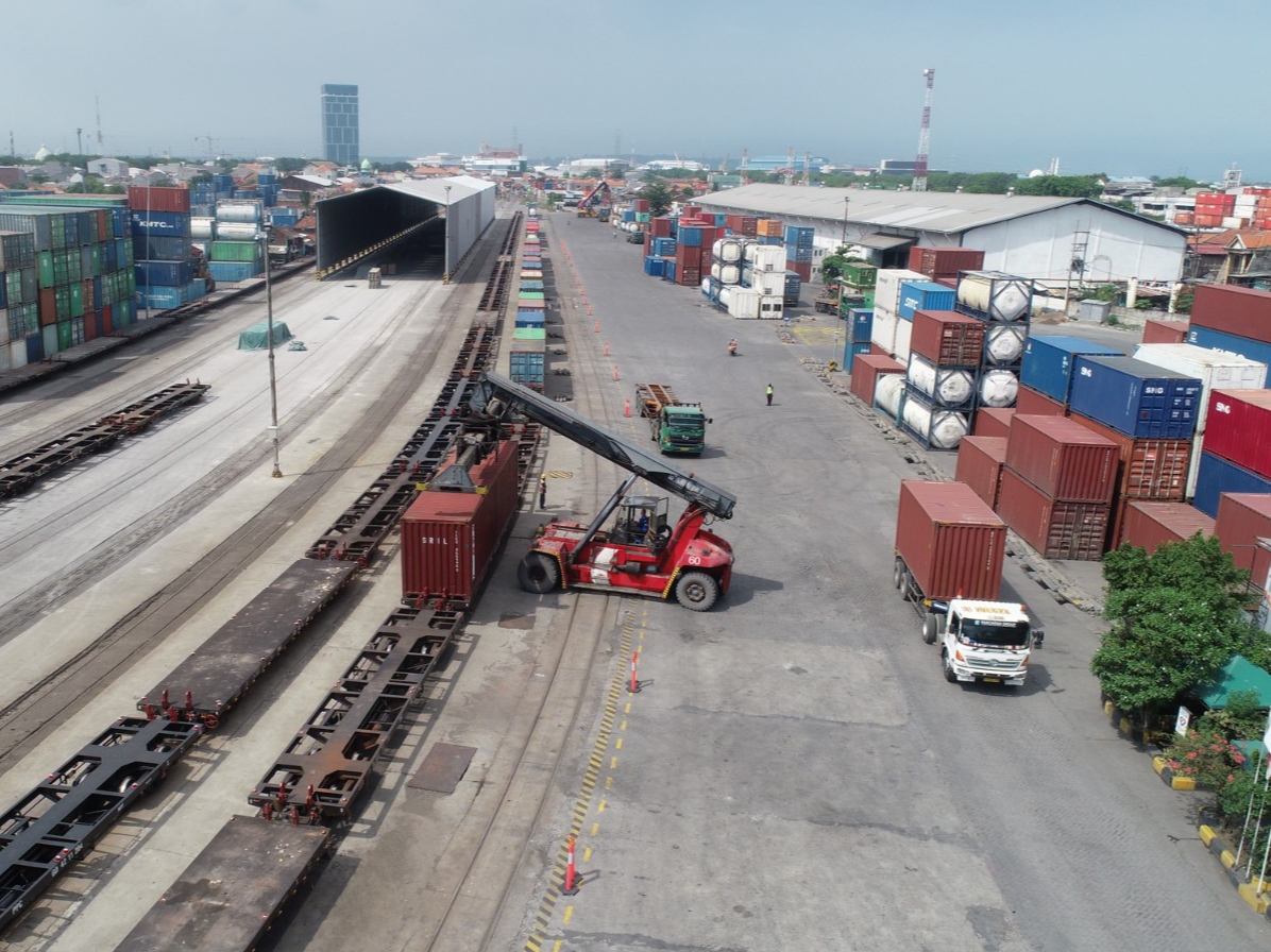 MENINGKAT: Pengiriman barang melalui jasa angkut kereta api di wilayah Daop 8 Surabaya mengalami peningkatan 2 juta ton barang untuk periode Januari-September 2024.