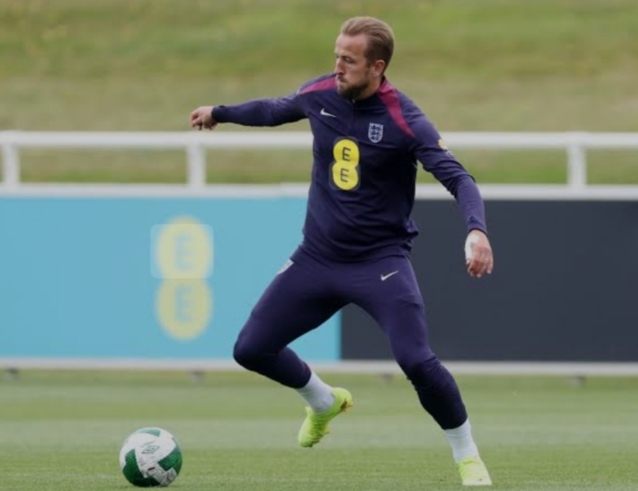 Harry Kane masih menjalani perawatan cedera paha dan jalani latihan terpisah.