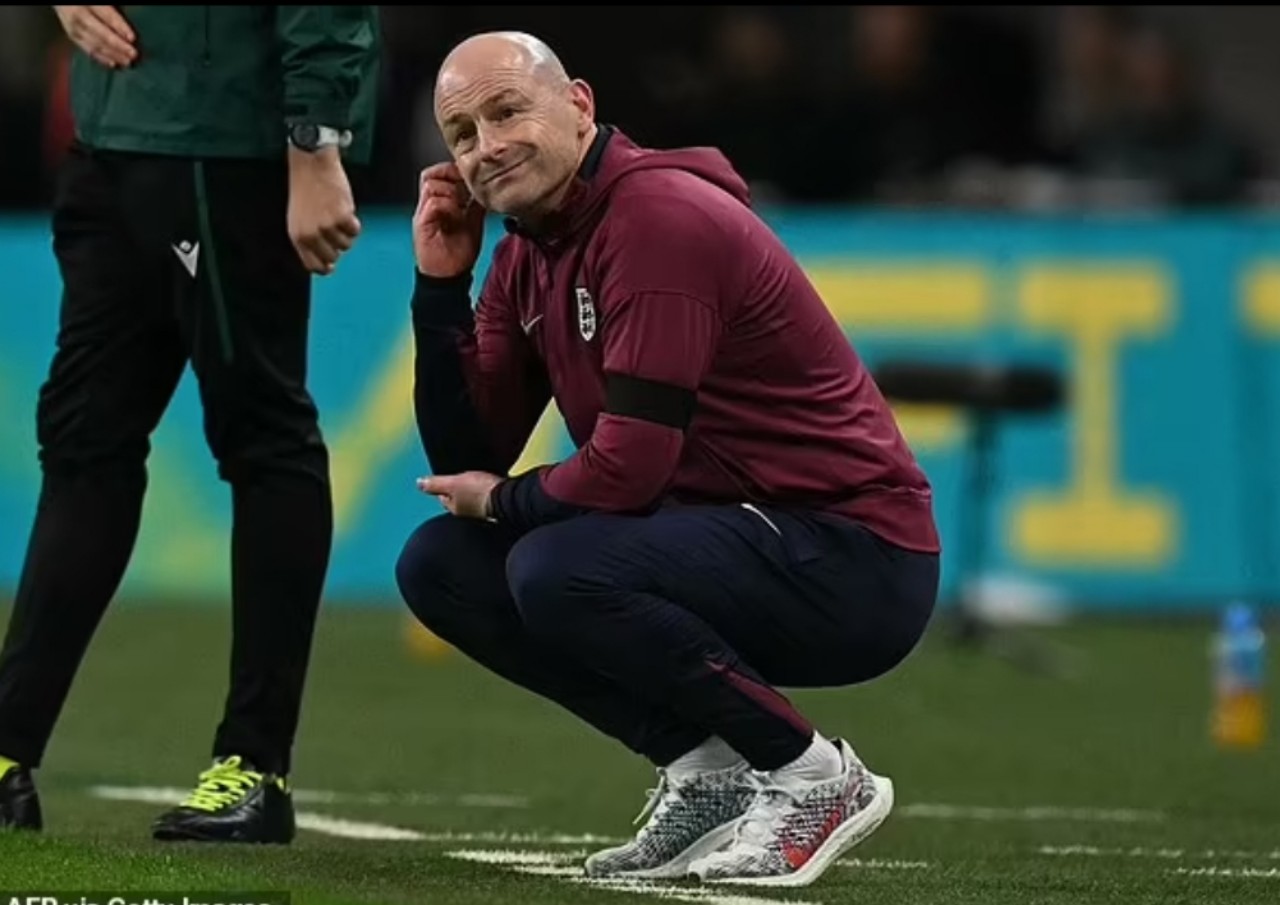 Harapan Lee Carsley jadi pelatih tetap Inggris dirusak Yunani.