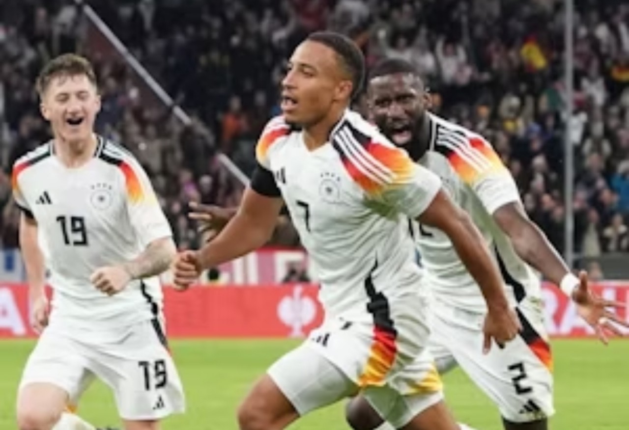 Debut Jamie Leweling langsung berbuah cetak gol dan bawa Jerman lolos ke perempat final.