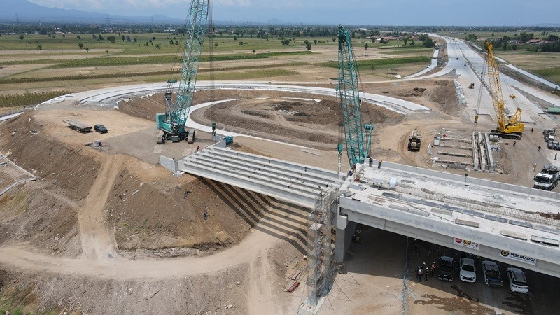 DIKEBUT: Progres pembangunan Tol Probolinggo &ndash; Besuki sudah mencapai 55,27 persen.