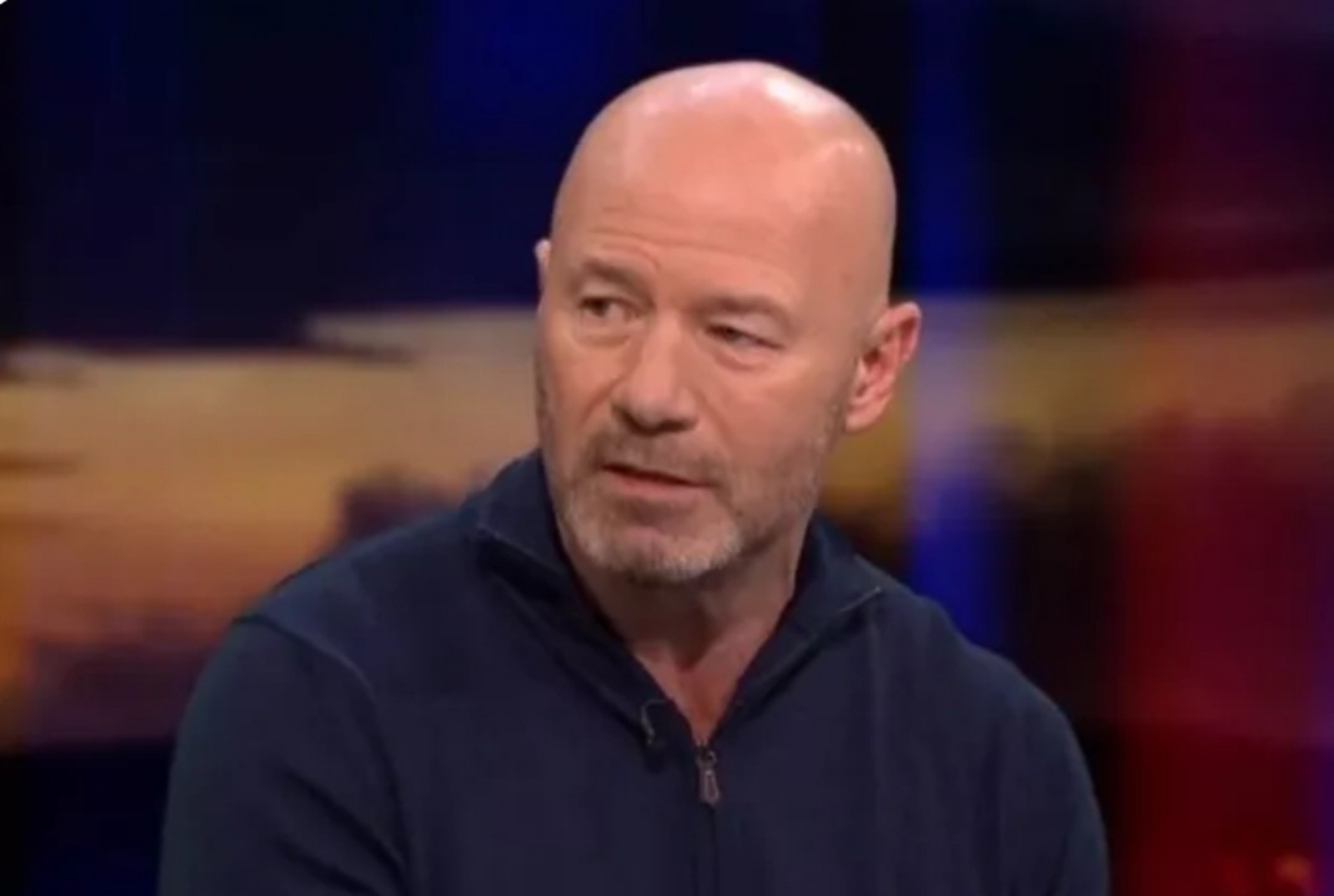 Alan Shearer anggap siapa yang kuasai lini tengah bakal jadi pemenang.