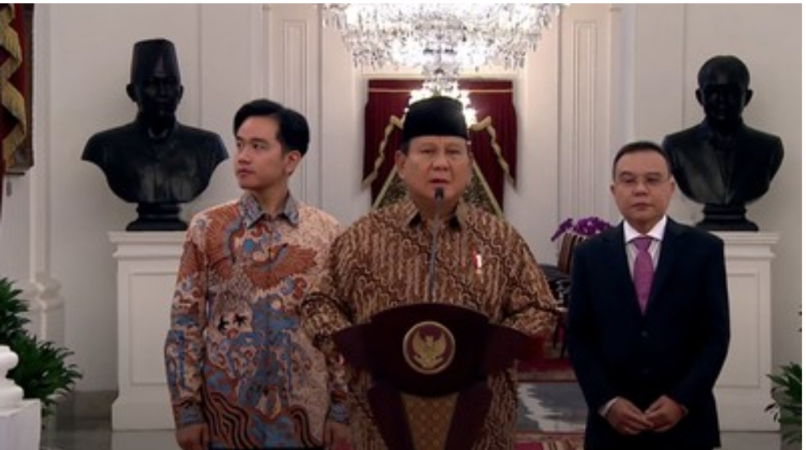 Presiden Prabowo Subianto mengumumkan para menteri anggota kabinet Mersh Putih.