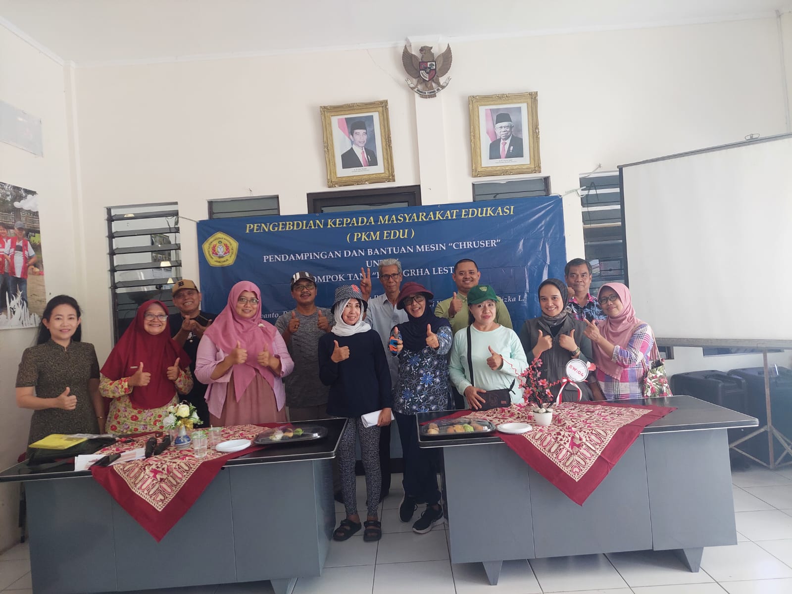 Foto bersama Kelompok Tani Lestari Kosagra.