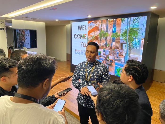 DOORSTOP: Adenin Hashim, Kepala Bidang Bisnis dan Health Tourism KPJ Damansara Specialist Hospital 2 menjelaskan mengenai Rumah Sakit Spesialis KPJ Damansara 2 menandakan era baru bagi KPJ Healthcare.