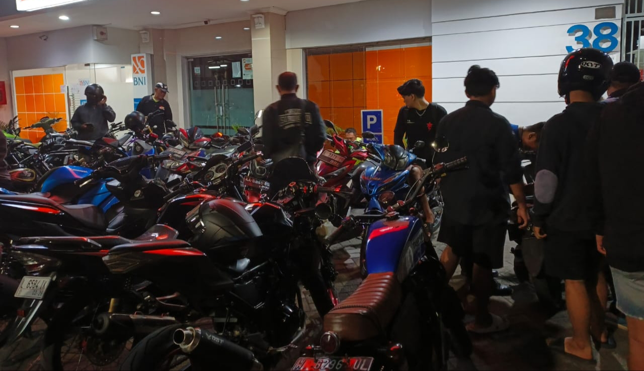 Ratusan kendaraan disita polisi saat patroli akhir pekan di Surabaya. (IST)