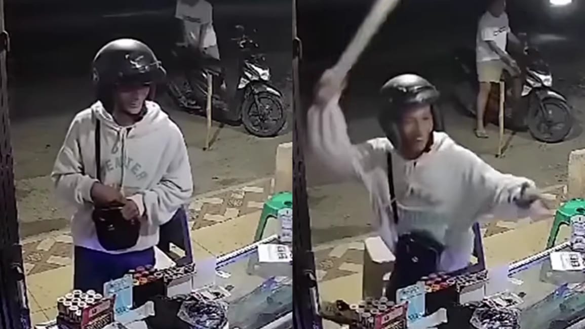 Tangkapan layar video pemuda di Karawang rusak etalasa konter karena modus penipuan transfer gagal.