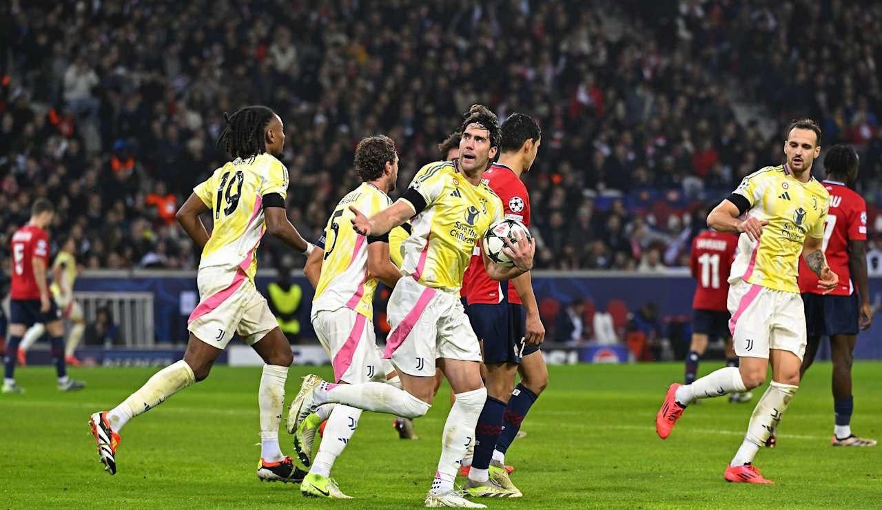 Pemain Juventus merayakan gol semata wayang ke gawang Lille. (JUVE)