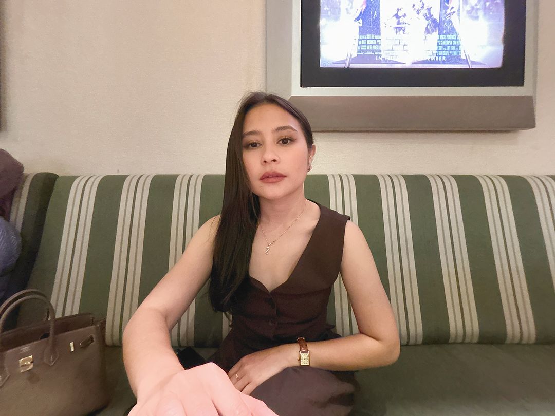 Prilly Latuconsina yang cantik, cerdas dan mapan.