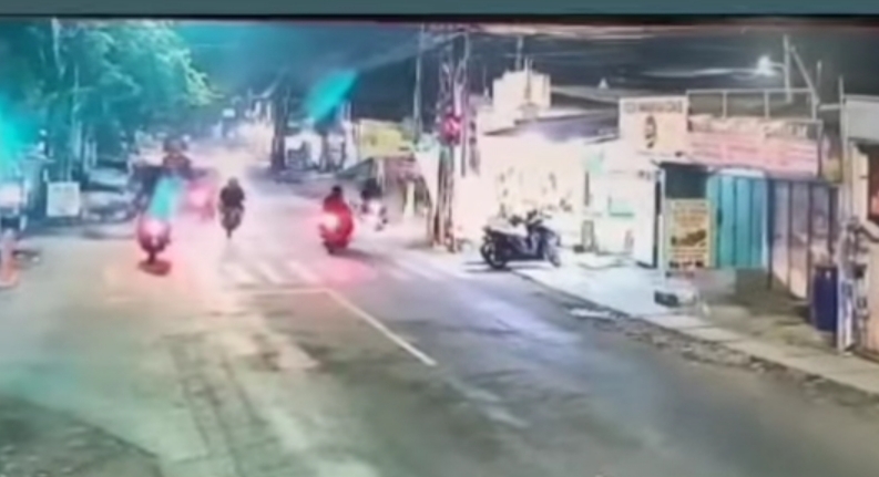 Geng remaja terlihat konvoi di Jalan Jeruk, Lakarsantri, Surabaya. (IST)