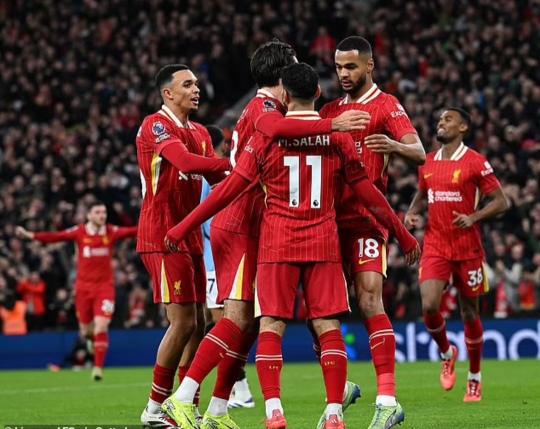 Liverpool mengalahkan juara bertahan Man City 2-0 di Liga Primer di Anfield pada hari Minggu.
