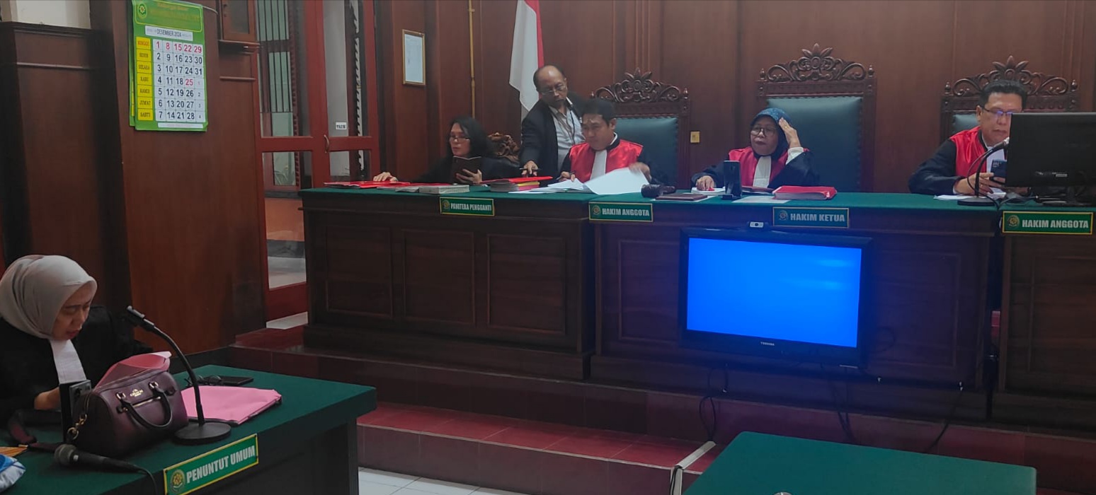 Aditya disidang secara daring. Kasus pembuatan situs asusila. (IST)