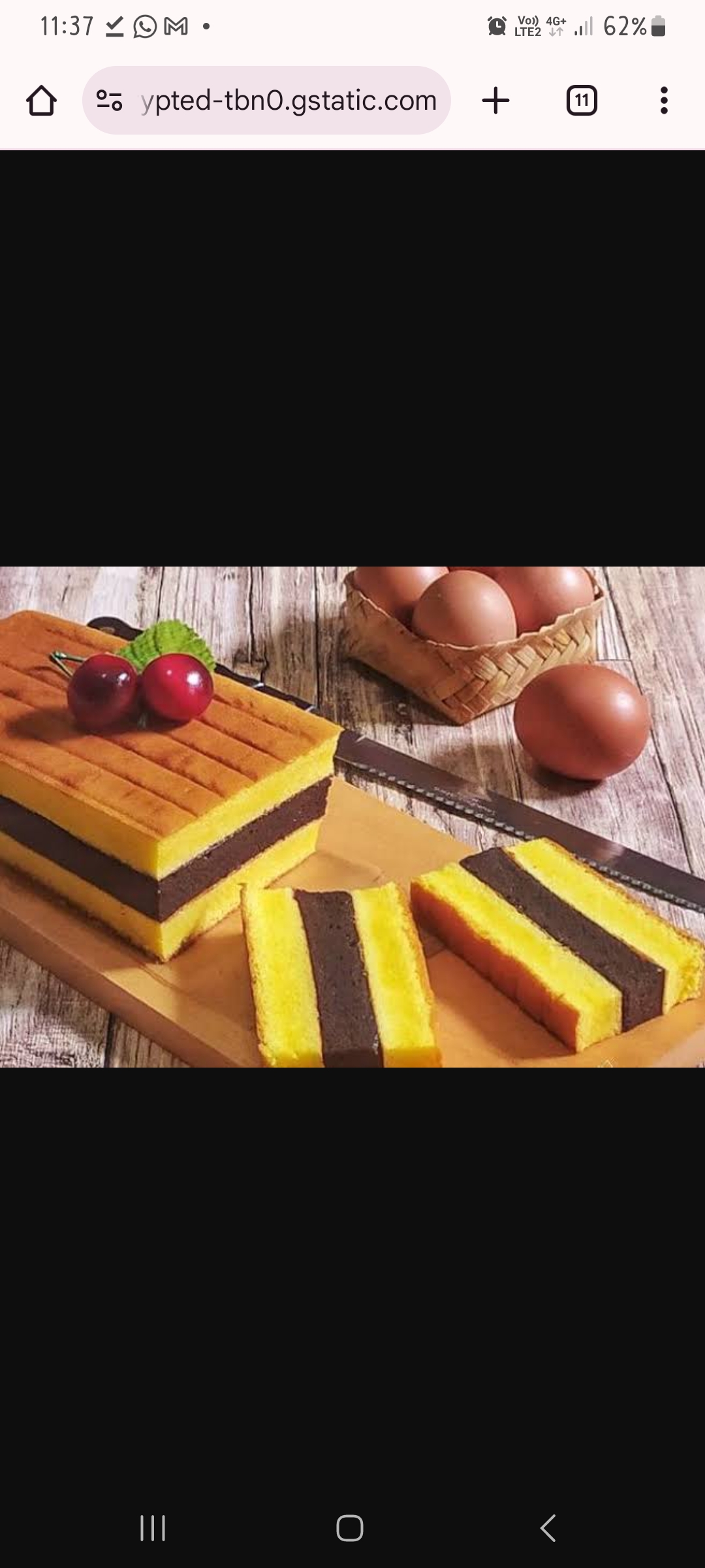 Kue lapis Surabaya atau spiku awalnya dibawa bangsa Eropa dan menjadi hidangan penutup.