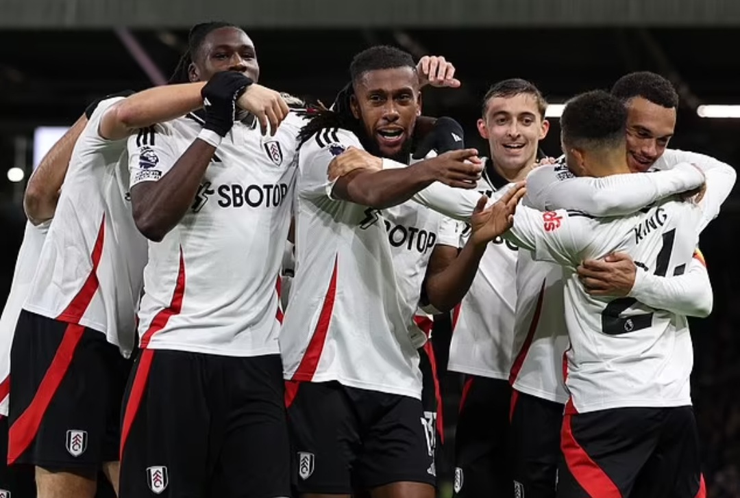 Alex Iwobi (tengah) bersinar untuk Fulham dalam kemenangan 3-1 mereka atas Brighton pada Kamis malam.