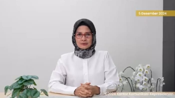 Tangkapan layar video klarifikasi Jubir Kantor Komunikasi Kepresidenan, Adita Irawati terkait kontroversinya sebut &lsquo;rakyat jelata.&rsquo;