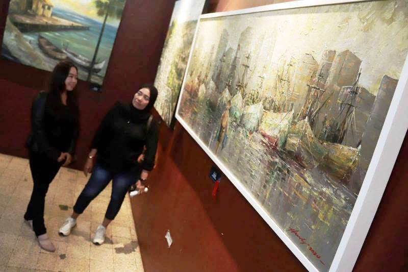 KEHIDUPAN PANTURA: Pameran lukisan karya Sugeng Lanang dan Hendy Prayudi di Galeri Merah Putih Surabaya.