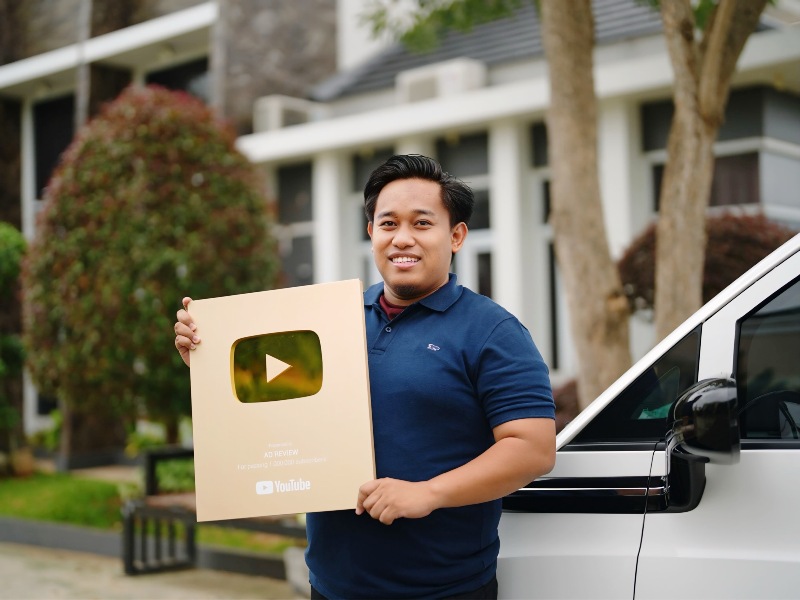 Ade Irwan S, Konten Kreator & pemilik akun AD REVIEW