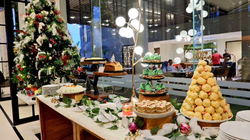 SWEET TOOTH: Aneka dessert dipersiapkan untuk menemani suka cita perayaan Natal.