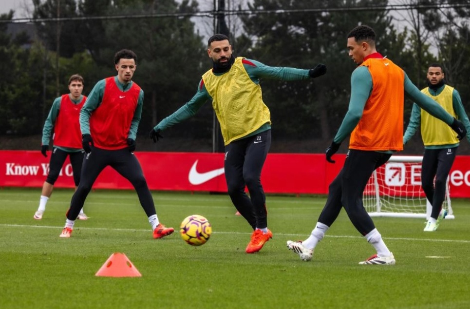 Mohamed Salah dan kolega menjalani latihan jelang menjamu Fulham.