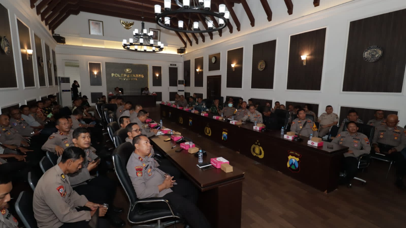 Polrestabes Surabaya laksanakan rakor jelang laga Persebaya Surabaya melawan Borneo FC 20 Desember 2024. (IST)