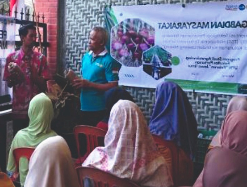 Penyuluhan tentang jamur.