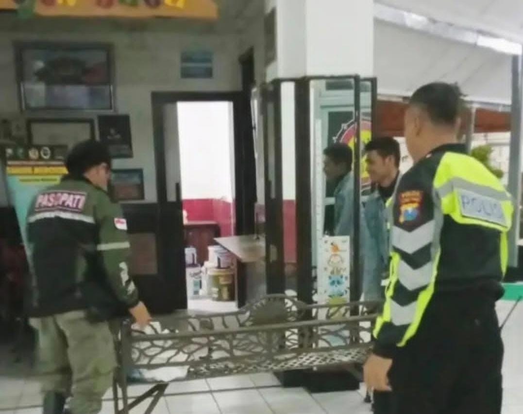 Barang bukti pencurian bangku milik pemkot diamankan polisi. (IST)