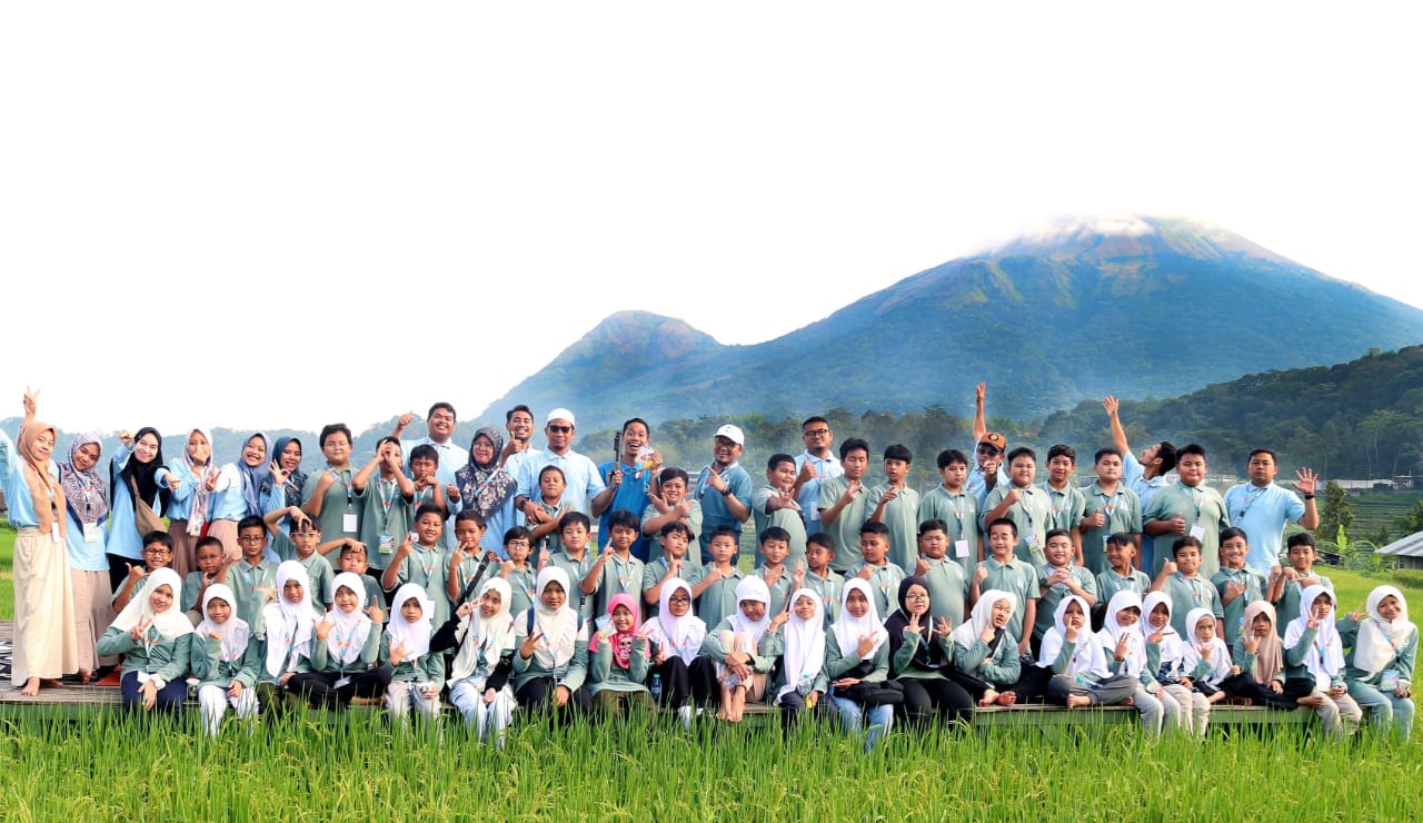 MOMEN BERHARGA: Ilmu, iman, dan teknologi bersinergi bersama, Holiday Tahfidz Camp bagian dari program unggulan sekolah yang bertujuan mencetak hafidz Al-Qur&rsquo;an.