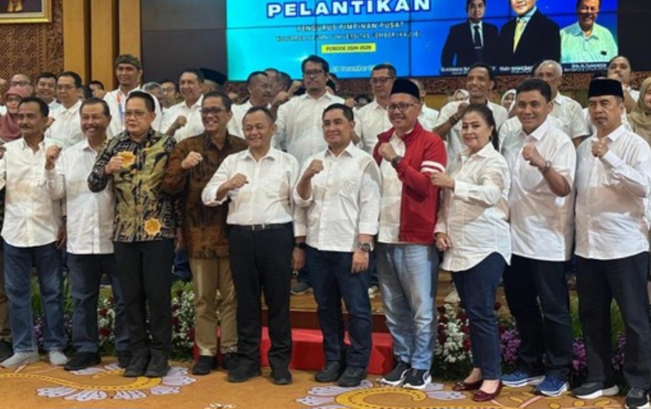 Pengurus Pusat Keluarga Alumni Universitas Jember (PP Kauje) bersama Pj Gubernur Jatim Adhy Karyono.