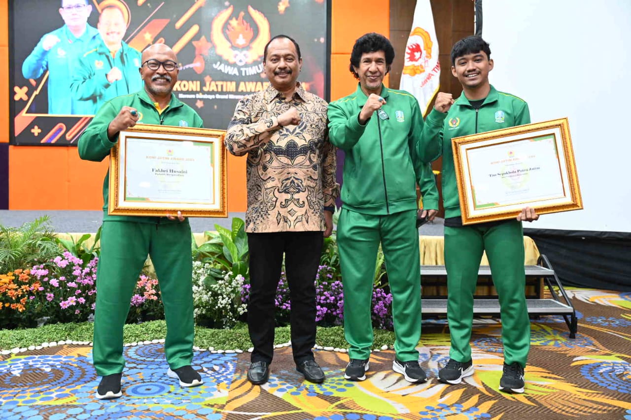 Fakhri Husaini terpilih menjadi pelatih berprestasi demikian juga tim sepakbola putra Jatim.