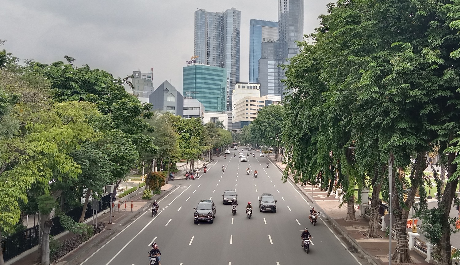 SEPI: Suasana di Jalan Gubernur Suryo, Rabu (1/1) pagi, di hari pertama tahun baru 2025 terlihat lengang.&nbsp;