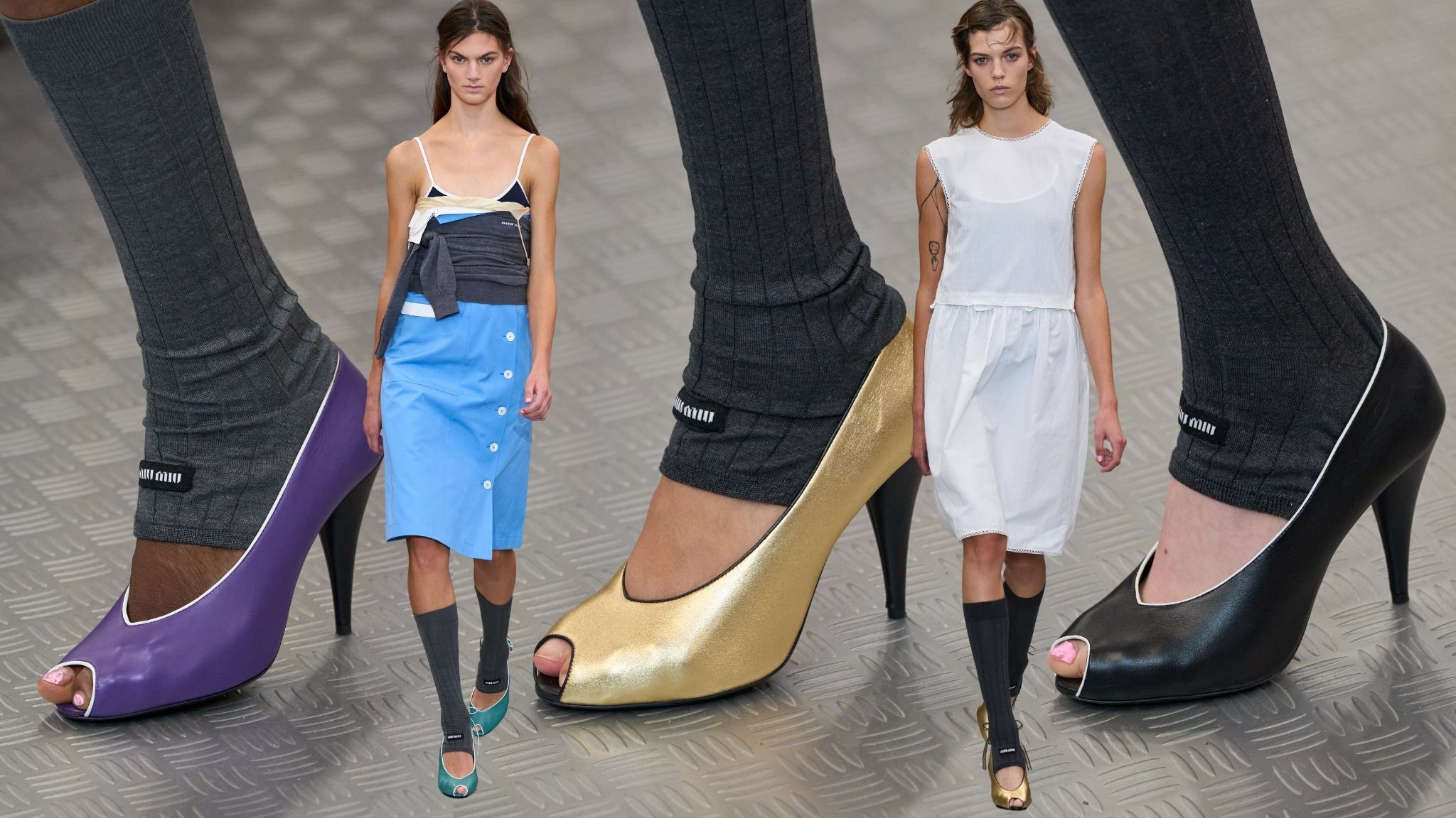 Sepatu peep-toe dengan lubang yang lebih kecil akan menjadi salah satu fashion item di tahun ini.
