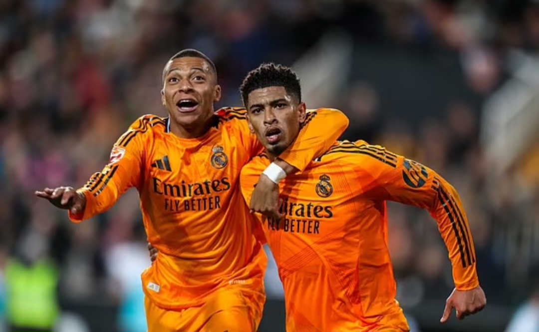 Jude Bellingham mencetak gol kemenangan saat Real Madrid mengalahkan Valencia 2-1 dan memuncaki klasemen LaLiga