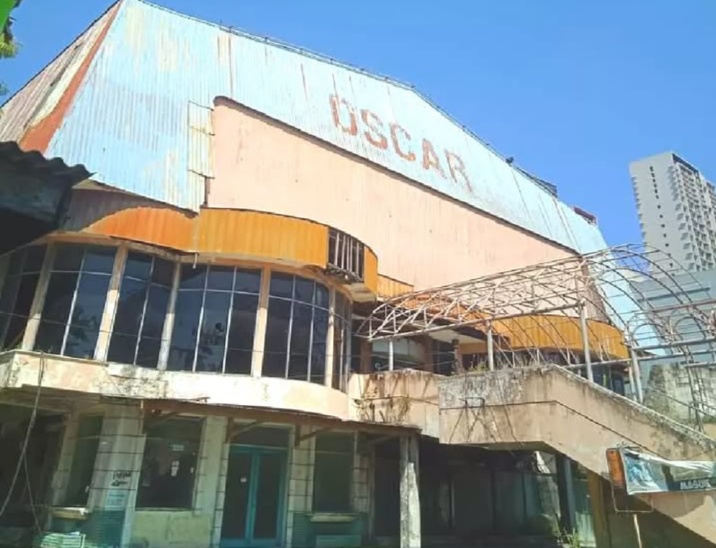 KINI TERBENGKALAI: Bioskop Oscar menjadi salah satu bioskop kelas atas di zamannya.