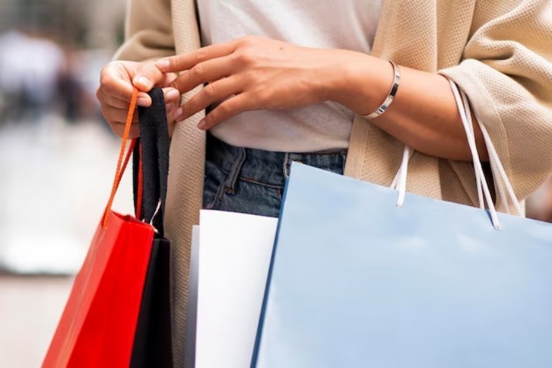 No-Buy Challenge 2025, tren gaya hidup minimalis untuk hemat pengeluaran.