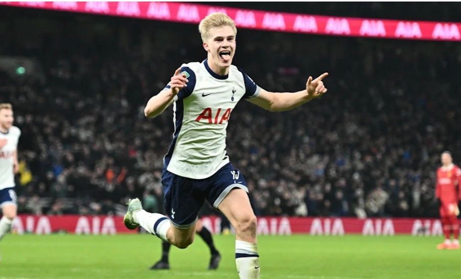 Lucas Bergvall jadi penentu kemenangan Tottenham Hotspur atas Liverpool pada leg pertama semifinal Piala Liga.