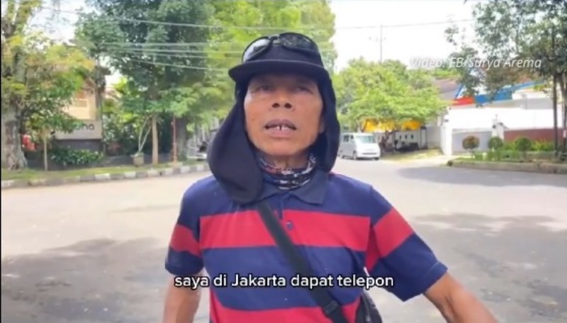 Bripka Purn Seladi, mantan anggota Polresta Malang yang viral bekerja sampingan sebagai pemulung.