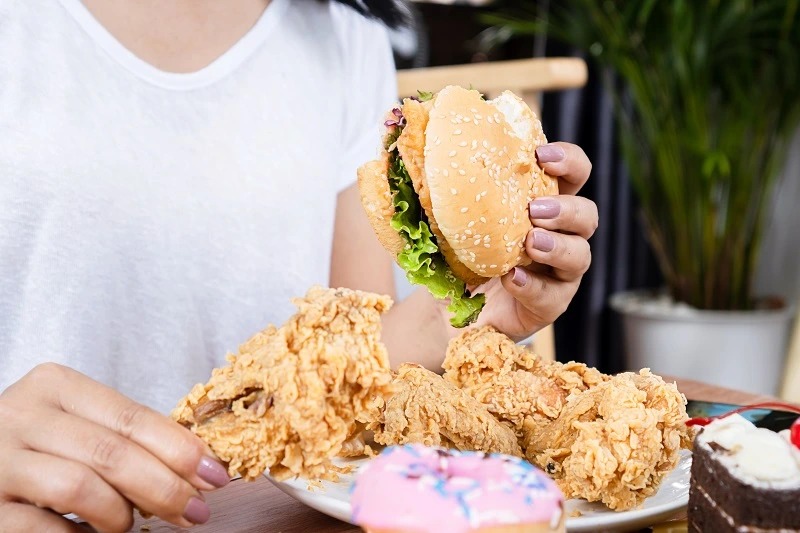 Ilustrasi makanan cepat saji.
