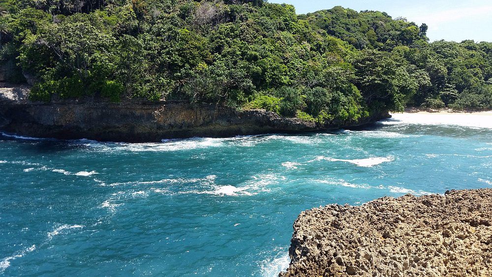 Pantai Mbehi, surga tersembunyi di Kabupaten Malang.
