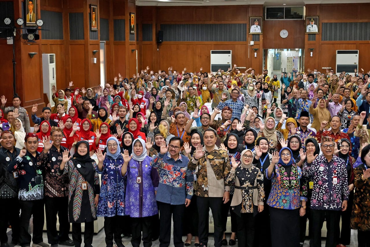 PERCEPAT PENANGANAN: Kampanye Pemkot Surabaya untuk menggencarkan upaya eliminasi TBC di Graha Sawunggaling, Senin (20/1).