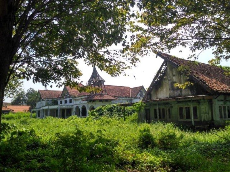 Misteri bekas pabrik tekstil Tanggulangin Sidoarjo yang terbengkalai.