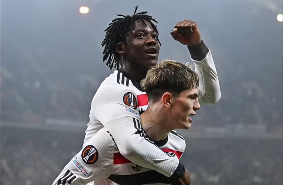 Kobbie Mainoo dan Alejandro Garnacho berkolaborasi untuk gol kedua Manchester United malam itu