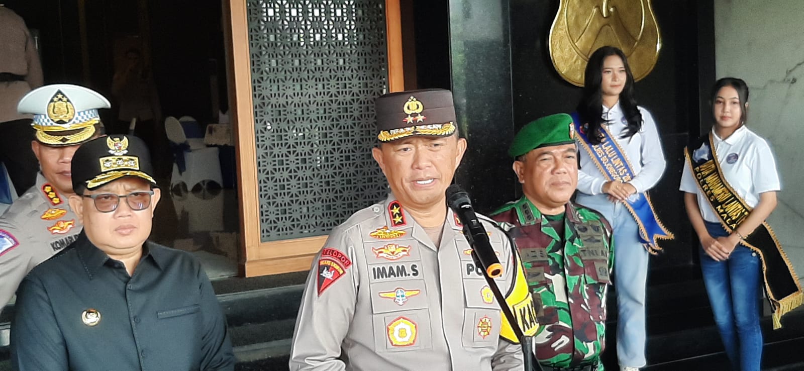 Kapolda Jatim Irjen Pol Imam Sugianto. (MAHRUS/RADAR SURABAYA)