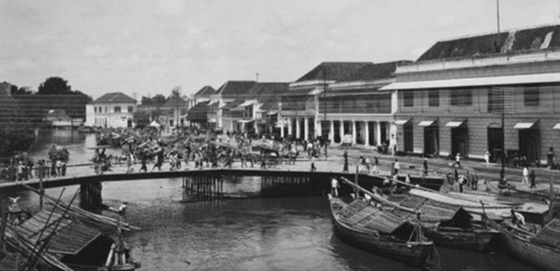 STRATEGIS: Kawasan Pabean Cantikan dulu merupakan kawasan pelabuhan yang ramai.