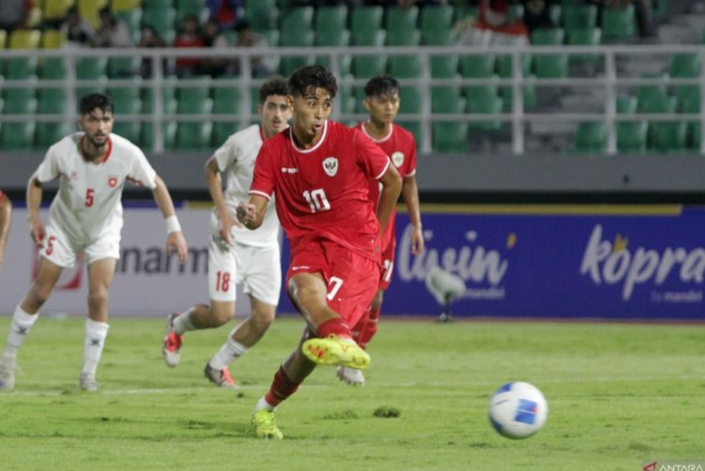 Welber Jardim masih setia dengan nomor punggung 10.