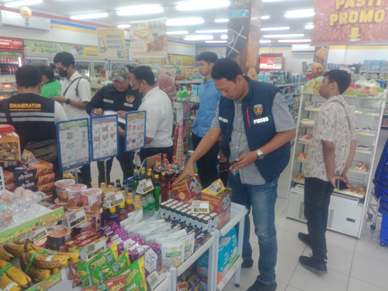 Satgas Pangan Polrestabes Surabaya memantau komoditas di pasar tradisional jelan bulan Ramadan 1446 Hijriah. (IST)