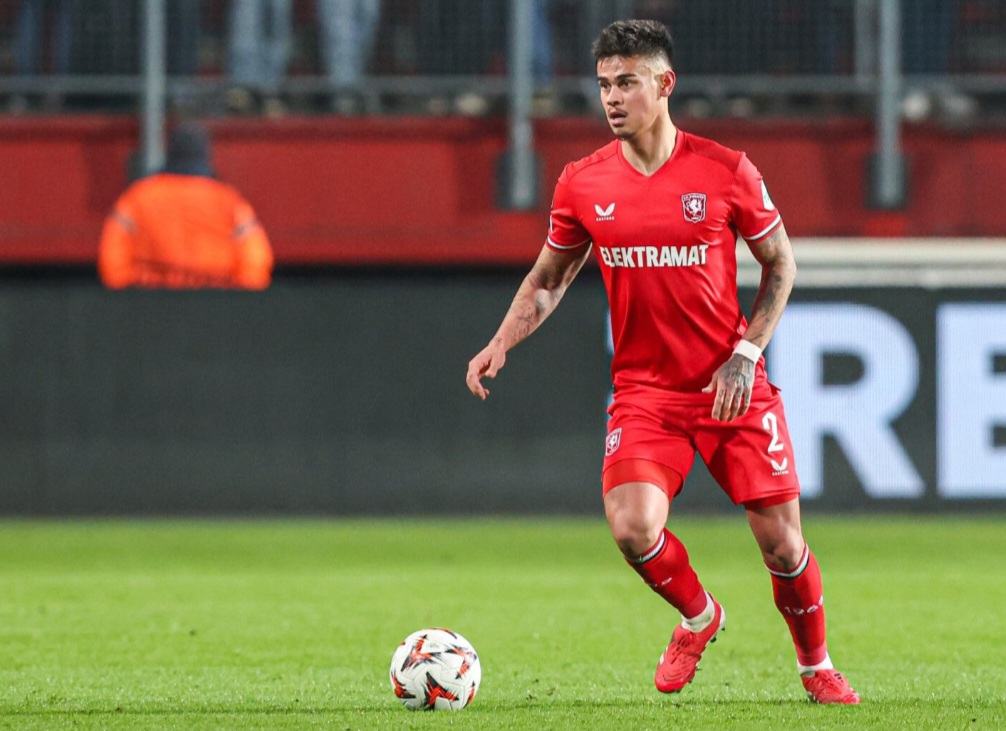 Mees Hilgers Tampil Penuh saat Twente menjamu Bodo Glimt.